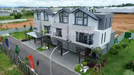Rumah Dengan Attic Summarecon Mutiara Makassar Dekat Bandara Mks
