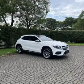Mercedes Benz GLA 200 AMG 2020