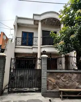 Tengah Kota, JARANG ADA 2 Lantai Siap HuniJagir Sidoresmo Wonocolo