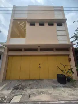 Rumah Bagus Siap Pakai di Manahan Banjarsari Solo