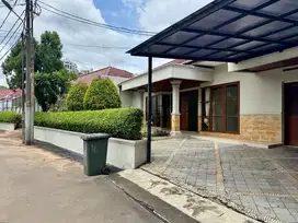 Mewah & Eksklusif! Rumah di Komplek Elite Cilandak ada kolam renang