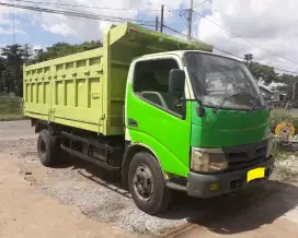 Hino Dutro 130HD Dump truck Tahun 2012