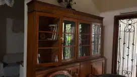Rak buku antik klasik
