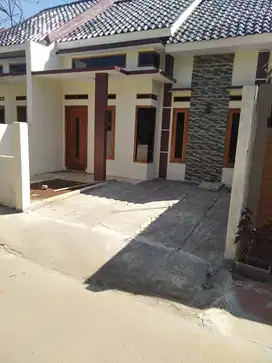 Rumah ready akses mobil jalur angkot di bojong gede