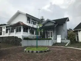 RUMAH VILA DI CIPANAS PUNCAK BOGOR