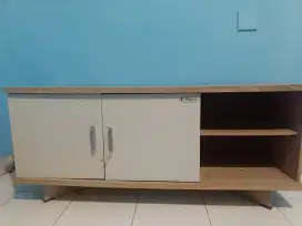 Meja TV ukuran 120x40x52cm