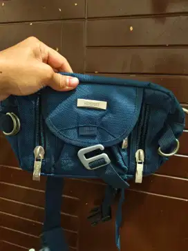 Waist bag /tas pinggang warna biru tua, masih gress