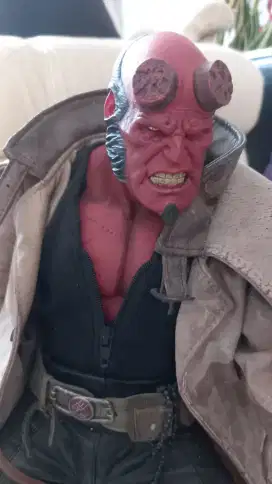 Action Figure langka HellBoy authentic rare th 2004