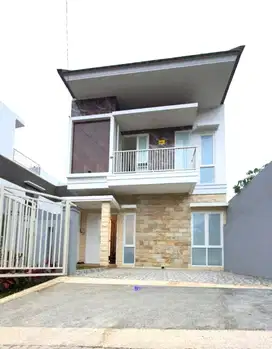 Villa Baru Furnished 3 Kamar di Panderman Batu Malang