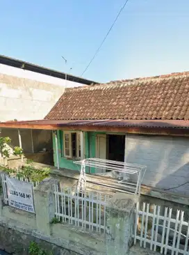 DIJUAL RUMAH DEPAN HOTEL RAHARJO MADIUN