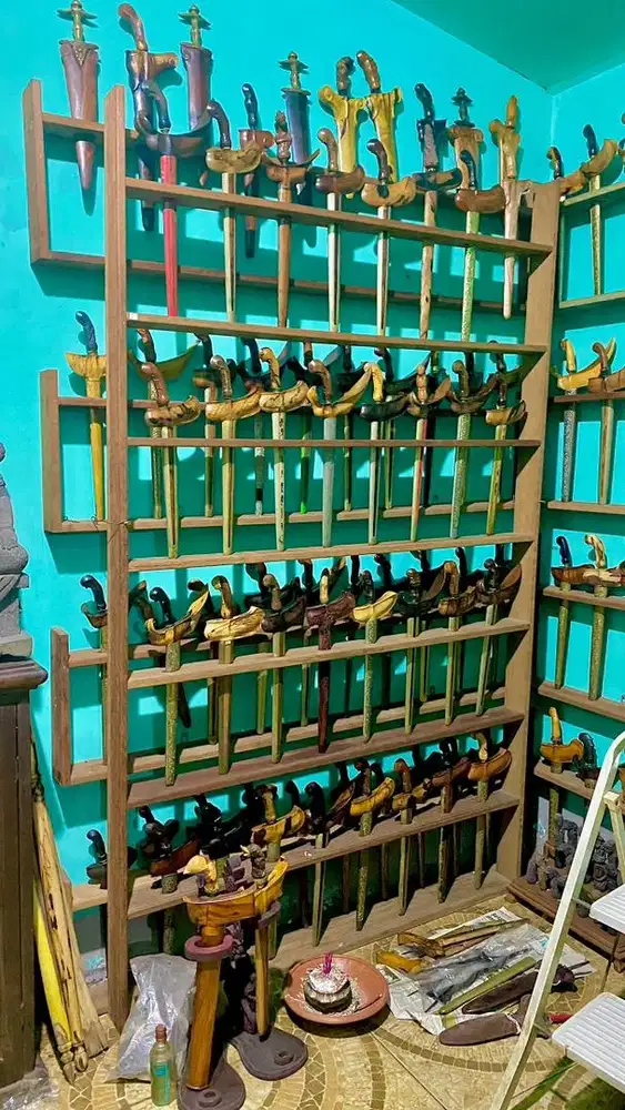 Cari keris? Sini, liat liat dulu ajaa!!