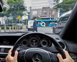 Supir sopir driver pribadi keluarga panggilan harian bisa matic manual