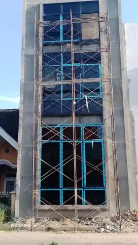 Tukang bangunan