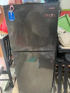 kulkas dua pintu sama dispenser