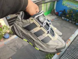 Addidas niteball grey not nike converse