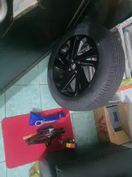 Ban mobil , dongkrak
