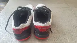 Sepatu yonex shb 65