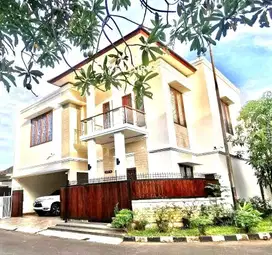 Dijual Rumah Hook Cantik Fully Furnished Ada Kolam Renang