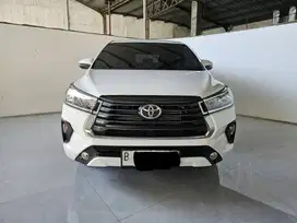 Super low Km 18rban Toyota Innova G 2.4 diesel MT ( Matic ) 2022 Putih