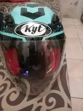 Jual helm kyt mulus