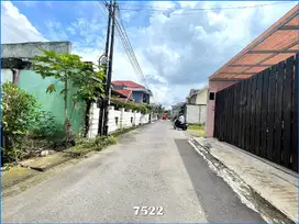 Pekarangan Cocok Kost di Plemburan Jogja