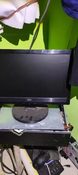 Satu set komputer komplit