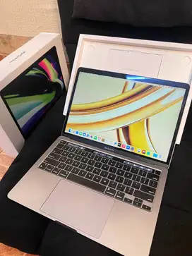 Cari Macbook pro m1 8/512gb gray btg lcd garis