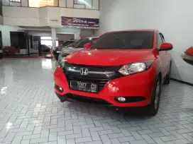 Honda HR-V E 1.5L Automatic Tahun 2015 Merah Metalik