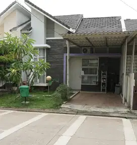 Dijual murah rumah Serpong Garden 2 depan taman di Cisauk Tangerang