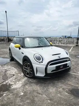 DP MINIM 30JT MINI COOPER S EV ELECTRIC VEHICLE 2022