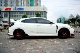 Di jual Civic Turbo 2017,putih,istimewa, bisa Tukar Tambah Matic