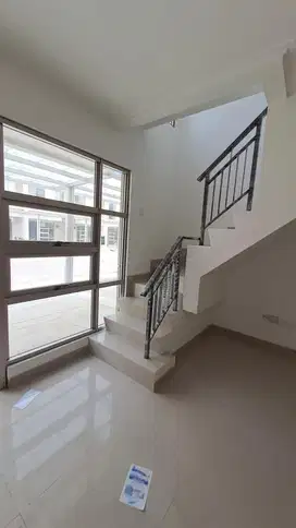 Rumah dijual kawasan pik 2 ukuran 4,5 x 10