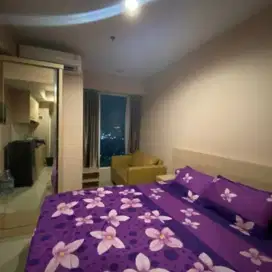 Sewa apartemen harian grand Kamala lagoon bekasi