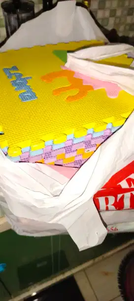 Matras huruf bekas