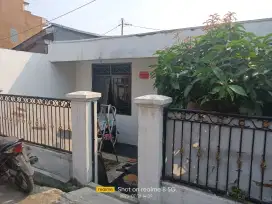 Rumah luas dengan Halaman belakang