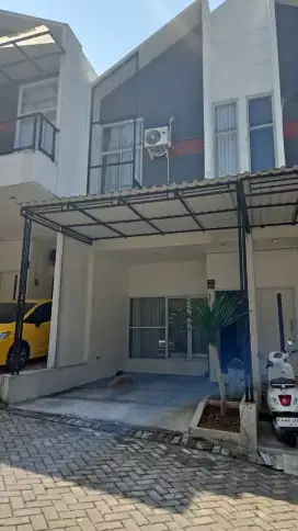 For rent disewakan 1 unit rmh LT 45m2 LB 64m2 lok.Bambu Apus JakTim