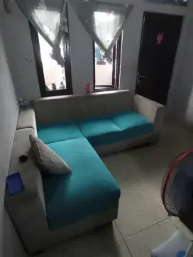 Sofa warna biru