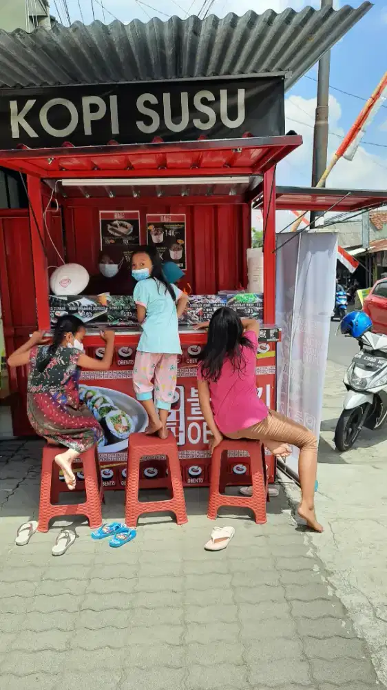 Di cari pegawai outlet