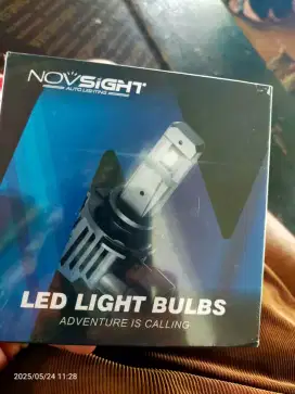 Lampu LED mobil barang baru masih di plastik