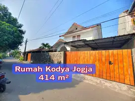 Rumah Dalam Kota Dengan Tanah Luas 400 Umbul Harjo