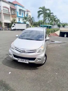 Dp 5 jt Toyota Avanza G matic 2015 Seger JoSss