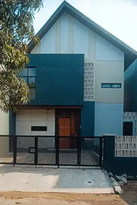 DIJUAL RUMAH DI KENCANA LOKA BSD