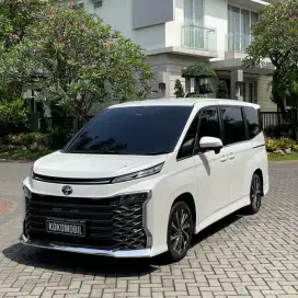 TOYOTA VOXY 2.0 TSS FACELIFT 2022