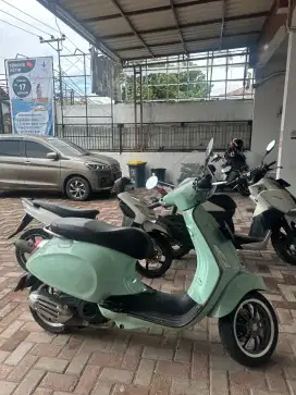 Dijual cepat motor vespa primavera tahun 2021
