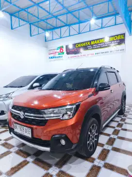 XL7 ALPHA A/T TWO TONE
