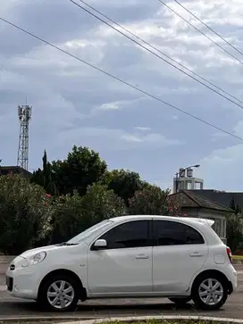 Nissan March 2012 Bensin
