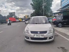 Suzuki Swift 2010 Bensin