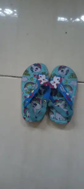 Sandal anak cewek