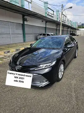 Toyota Camry V 2021 nik odo 30 rb tdp 10jt 2022 / record  2020 hitam