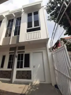 Disewakan Cepat Rumah 2 Lantai Utan Kayu Jakarta Timur